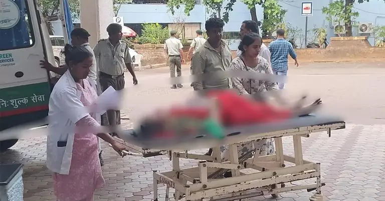 নিহত-আহতদের হাসপাতালে নিয়ে আসা হয়েছে